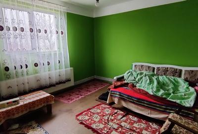 Casă cu 5 camere cu Teren 2000 Mp în Central - 2