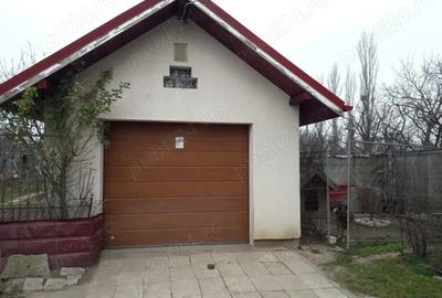 Casă cu 5 camere cu Teren 1800 Mp în Fundeni