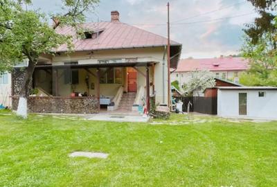 Casă cu 3 camere cu Teren 2000 Mp în Moreni - 1