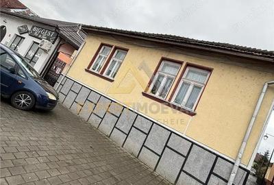 Casă cu 3 camere cu Teren 350 Mp în Orașul Vechi - 1