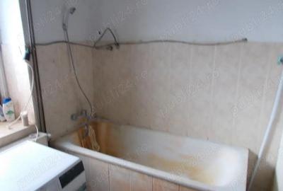 Casă cu 4 camere cu Teren 1800 Mp în Pișchia - 2