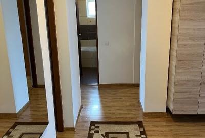 Proprietar ofer spre închiriere un apartament cu 3 camere, decomandat. - 7