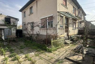 Casă cu 5 camere decomandat cu Teren 252 Mp în Solidarității - 11