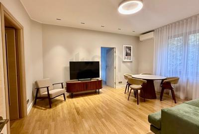 Apartament cu 3 camere semidecomandat, mobilat în Capitale - 2