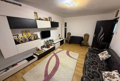 Apartament cu 3 camere zona Mall
