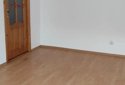 Inchiriez apartament 3 camere ,centrala proprie gaze,nemobilat - 3