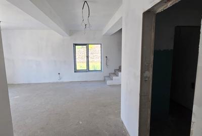 Agigea-Primarie, vila P+1, SD 125 mp, 4 camere, teren in proprietate de 260 mp - 16