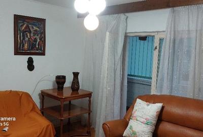 Apartament cu 2 camere semidecomandat, mobilat în Dâmbovița - 1