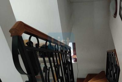 Casă cu 4 camere cu Canalizare în Central - 11