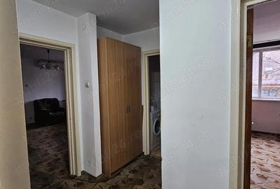 Apartament cu 3 camere semidecomandat în Gorjului - 3