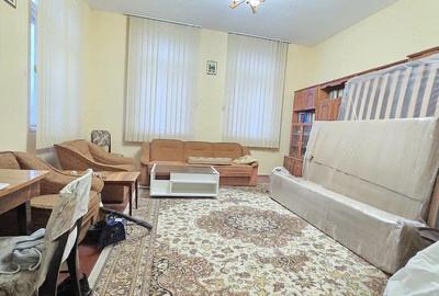 Casă cu 3 camere cu Canalizare în Independenței - 1