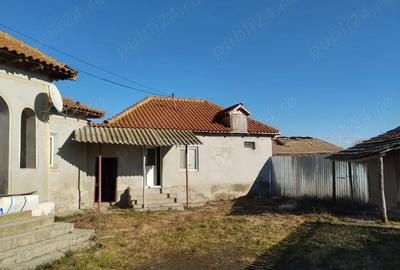 Casă cu 4 camere în Central - 1