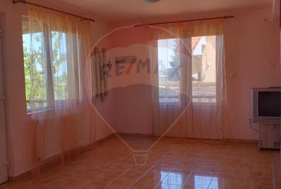 Casa / Vila cu 5 camere de vanzare - 3