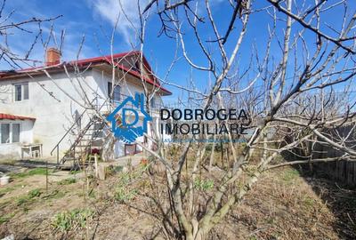 Casă individuală cu 6 camere cu Teren 2000 Mp în Cataloi - 1