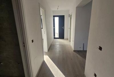 Casă cu 3 camere cu Teren 379 Mp în Central - 9