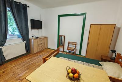 Inchiriez pt 1 pers -Garsoniera la casa in zona str. Antiaeriana/Margeanului - 2