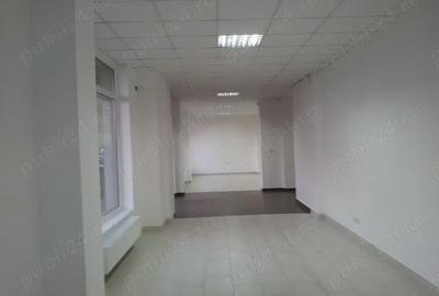 Spațiu comercial, de 200 mp, în Central - 4