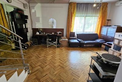 Casă individuală cu 6 camere cu Canalizare în Capitale - 3