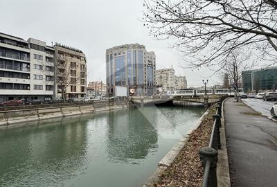 Apartament cu 3 camere decomandat în Splaiul Unirii