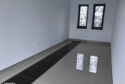 Spațiu comercial, de 210 mp, în Central - 4