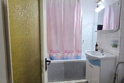 Apartament cu 2 camere decomandat în Micro 18 - 2