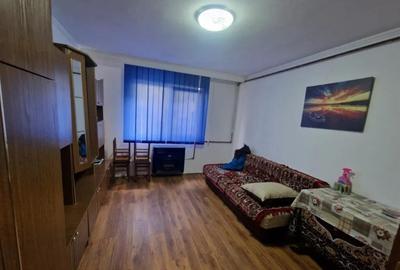 Camera de camin cu baie si bucatarie - zona Tractorul - 1