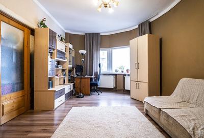 Cismigiu, Berthelot, 4 camere, et 4/5, pretabil locuinta, investitie, birou
