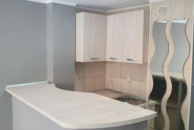 Garsonieră decomandată în Țiglina 1 - 8
