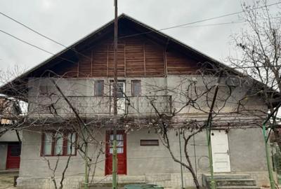 Casă cu 3 camere cu Teren 2745 Mp în Central - 4