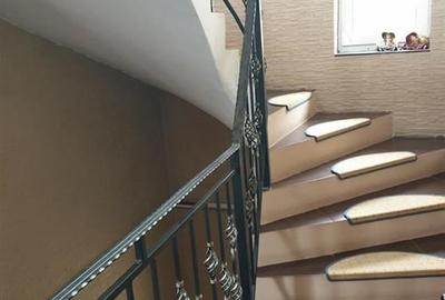 Vila 8 Camere si Curte  Spatiu Ideal pentru Familie Mare sau Investitie - 9