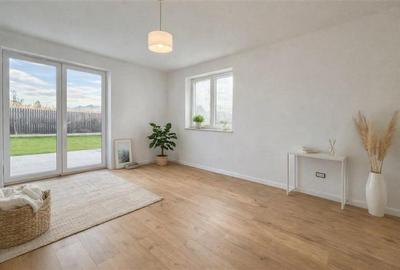 Casă individuală cu 4 camere cu Canalizare în Sânpetru