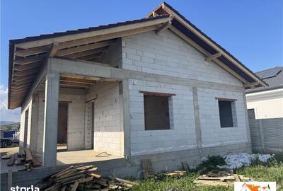 Casă cu 4 camere cu Teren 428 Mp în Central - 2