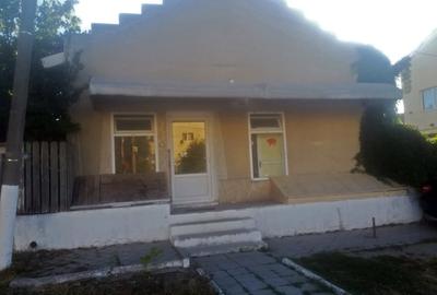 Spațiu comercial, de 40 mp, în Central - 6