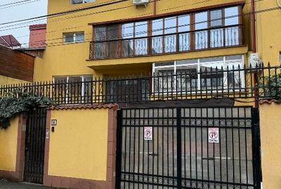 Casă individuală cu 10 camere cu Teren 410 Mp în Pantelimon - 2