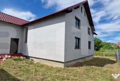 Casă cu 4 camere cu Teren 1000 Mp în Central - 9