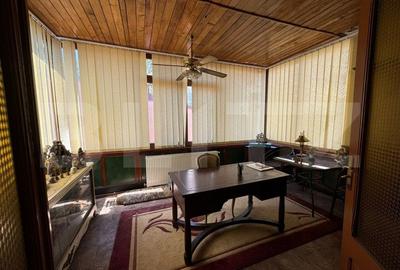 Casă individuală cu 10 camere cu Teren 589 Mp în 1 Mai - 4