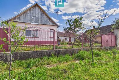 Casă cu 4 camere cu Teren 1151 Mp în Sânmartin - 2