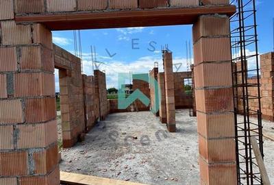 Casă individuală cu 4 camere cu Canalizare în Stupini - 5