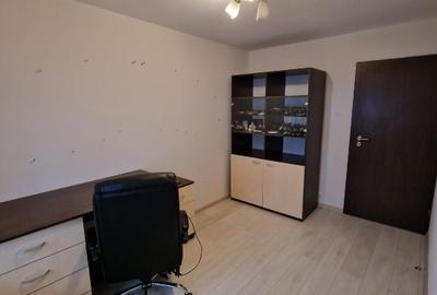Apartament cu 4 camere semidecomandat, mobilat în Colentina - 11