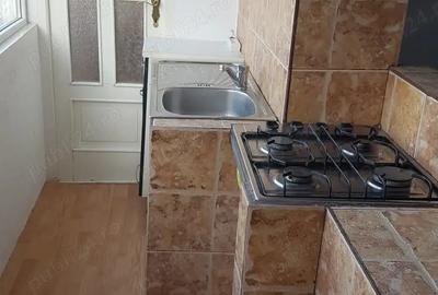 Apartament cu 3 camere semidecomandat în Central - 9