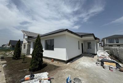 Casă cu 4 camere cu Teren 400 Mp în Năvodari - 2