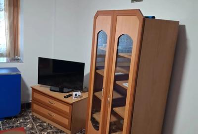 Inchiriez ap 1 camera la parter zona CUG complet mobilat ?i utilat 1500 roni - 2