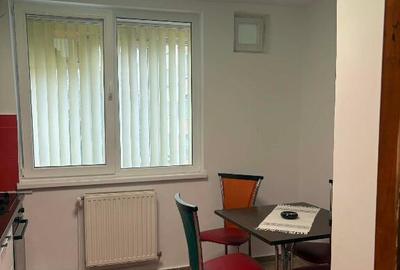 Apartament e 3 camere zona B-dul Victoriei,s - 10