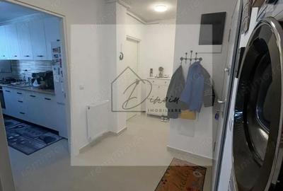 Apartament cu 2 camere decomandat, mobilat în Tractorul - 3