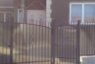 Casă individuală cu 5 camere cu Canalizare în Central - 3