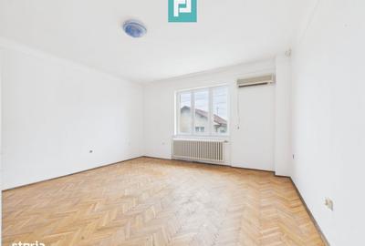 Casă cu 4 camere decomandat în Rontău - 1