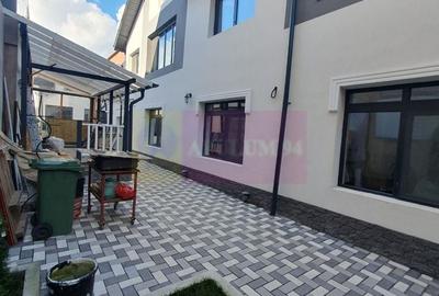 Casă individuală cu 7 camere cu Canalizare în Brâncoveanu