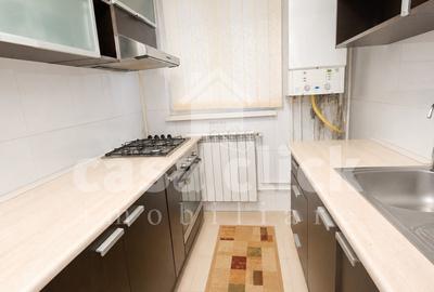 Apartament cu 3 camere decomandat în - 8