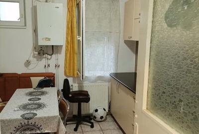 Apartament cu 3 camere semidecomandat în Central - 2