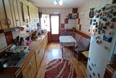 Apartament cu 2 camere decomandat în Apollo - 9